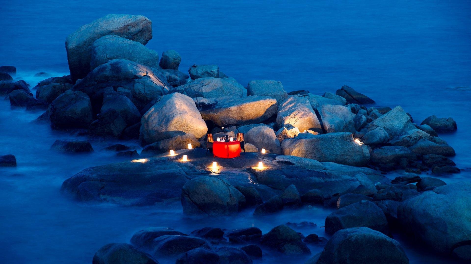 dining-destination-dining-dinner-on-the-rock